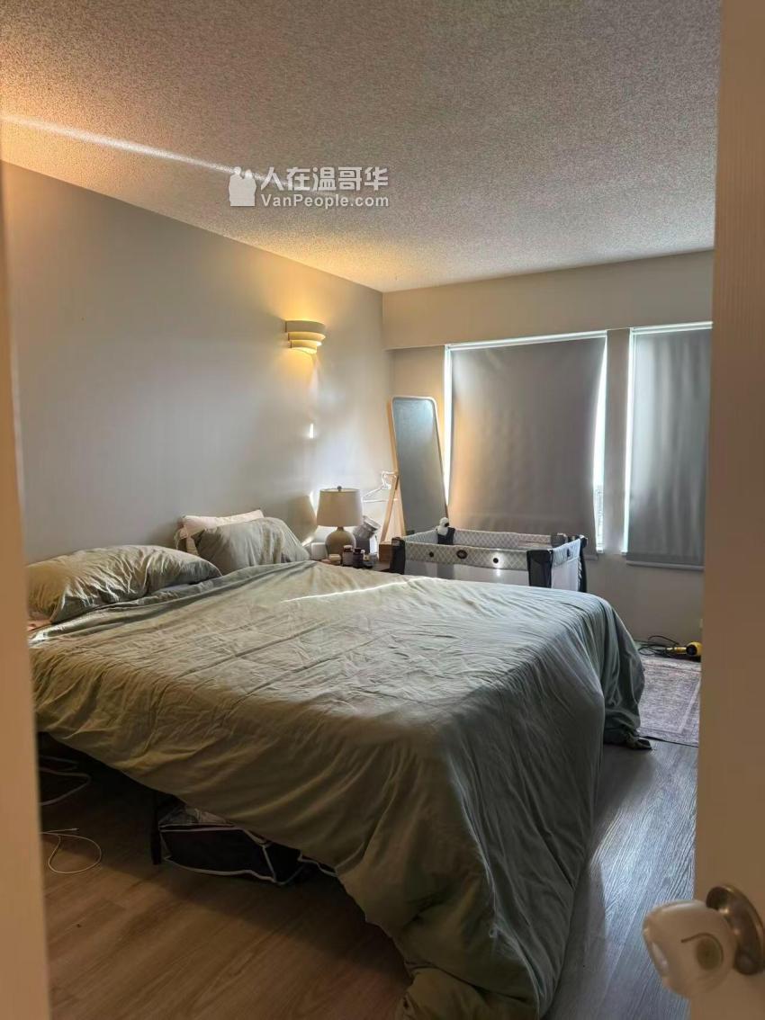 南素里宽敞四卧住宅，主层及二层——适合家庭居住 - 人在温哥华网 VanPeople.com