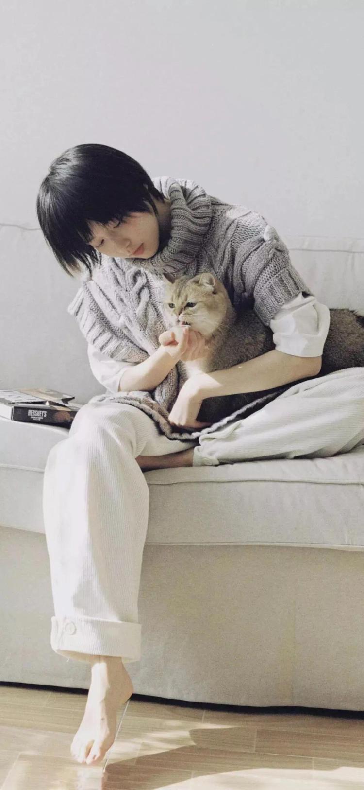 诸葛大力化身「高阶绿茶」性感晒照！纯欲大力真顶！ - 人在洛杉矶网LAPeople.com