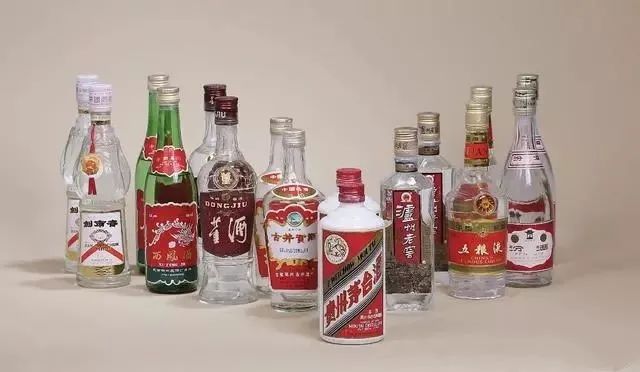 中国白酒英文名改为Chinese Baijiu！不再使用“英式”叫法- 人在