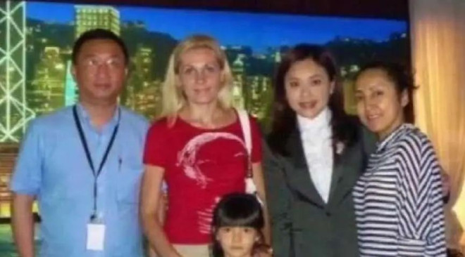 俄士兵为救中国记者牺牲，男子为报恩直接娶他妻子，后来如何了？