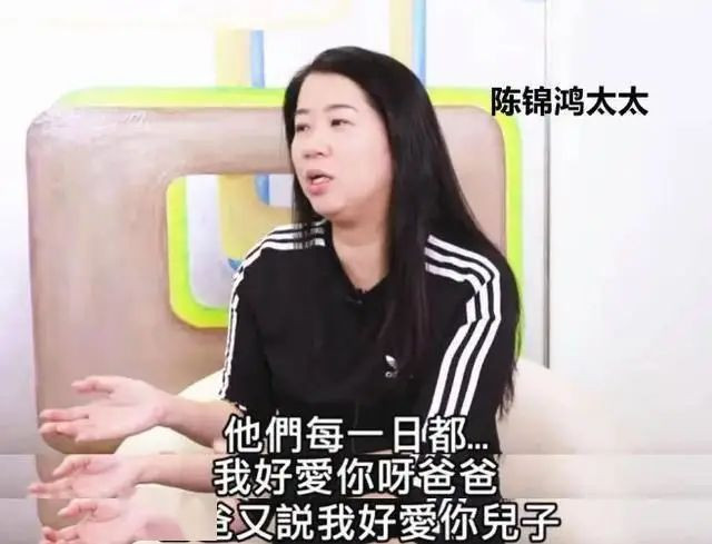 影帝为自闭症儿子息影，花千万治疗陪伴，被嘲“傻子”如今变学霸